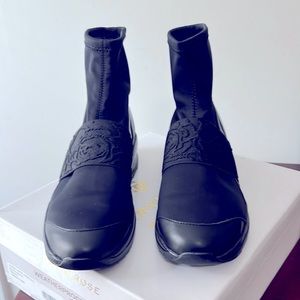 Taryn Rose Weatherproof boots size 11 - runs small. NWOT Never worn.